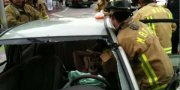Пожарные срезали крышу на Hyundai Elantra, чтобы спасти водителя